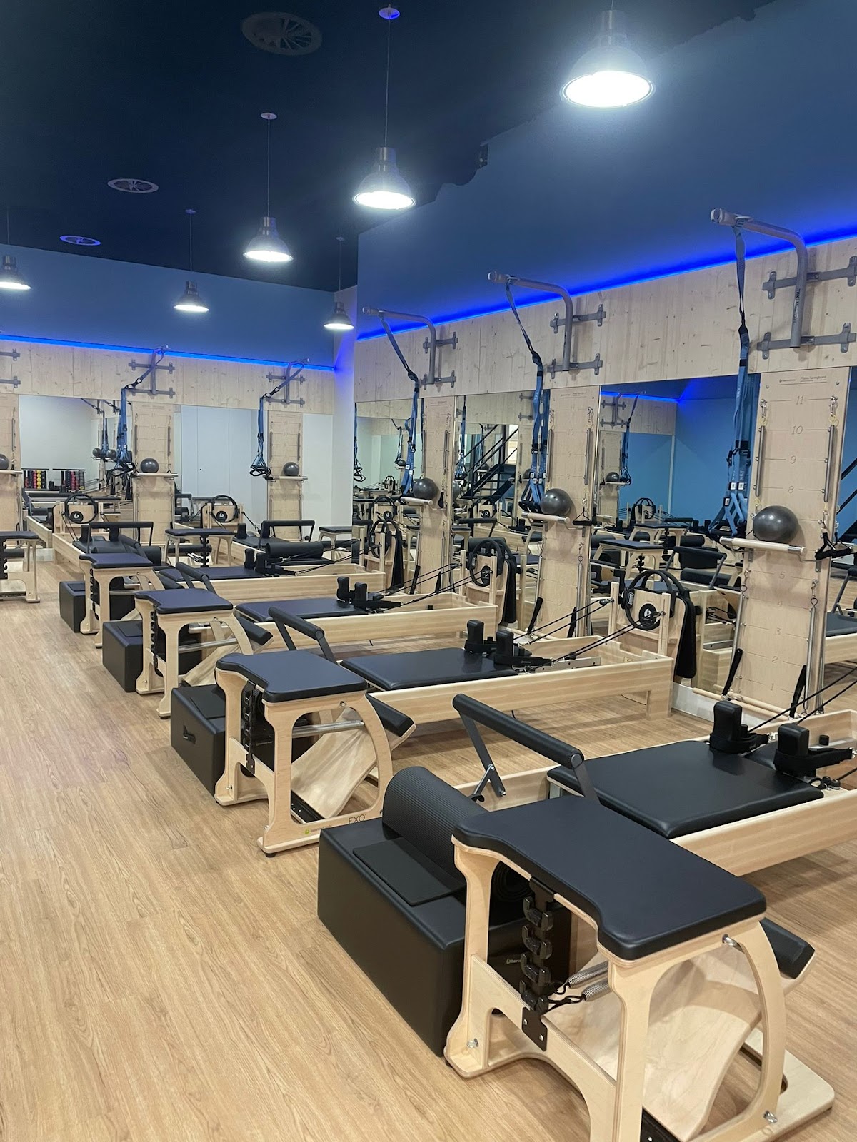 google:places/ChIJ-zt87ffRw0cRP851fGib-Ws/photos/AaVGc3n7C8cHCGlL8lYLxrlqIvN7roxGwEQxiYBNAlweEOlTY7Aa3lykmfcQ5AcE9UUJ70Qt-8ry2QFb4yiz-q6zI-ks5Nl9wGp3TOdSPGIJgKn152_9xMbe3lAw8NxzbRo139EX5GWwQi3lq6Xwwyx8Daxa3PsZxCrEf6MaIhFhS5-2QmaQ5-gUkZq99QRNw5OsYfBl6WiJiJHdEmkSx5kbdRaKHmbg7jbLn3r1wxz5cCniweVu0_C_Tc7iToBqM90FHuDSA-yUn-7WonnkFLYd8W9bodLzcxSFYmIU9jb43ySz42twR_N1PorrvTK0Ixy8EliDq6ojTXUim8vUsh5Qu4g1GqEuIjaQsRjrZ6pIrQy1cpw8mZXmUef27m834uUtLunllVTsxjWoKC2ptUsUFBFu-KW0rltpi6SdWgYil-zNh9Z-ze6edRT-anOhPxqa