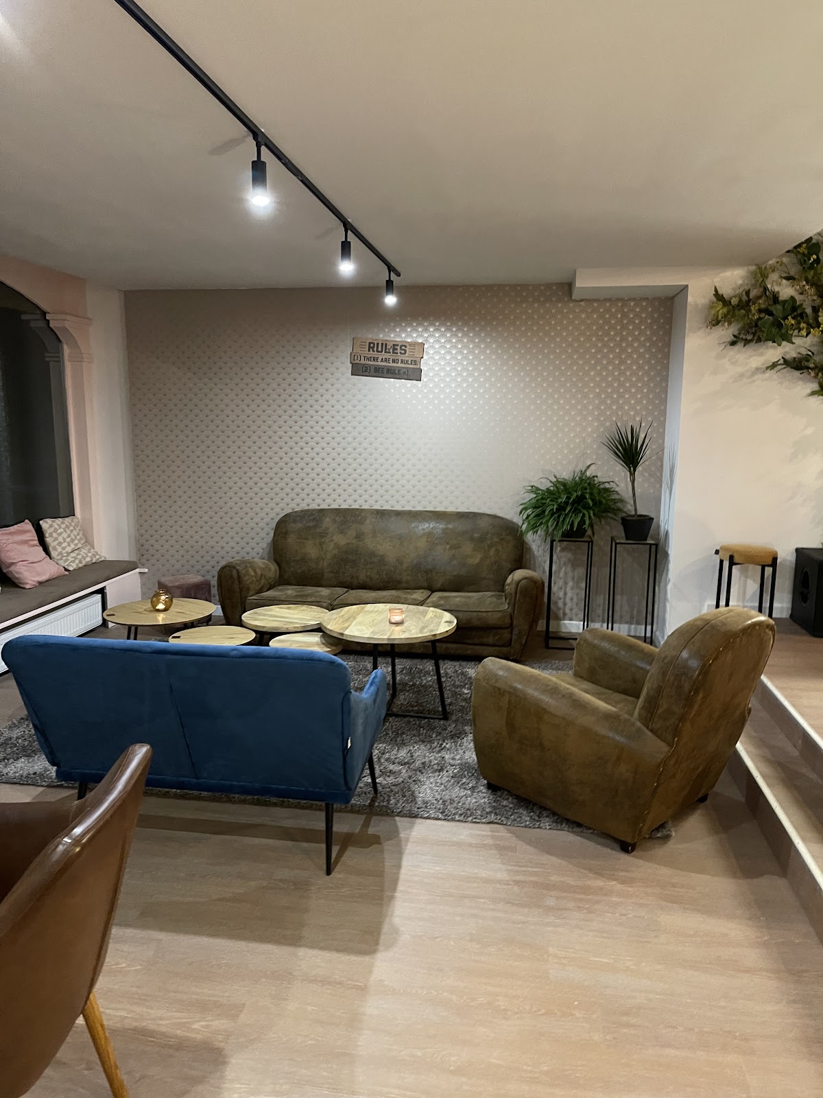 google:places/ChIJIQWfQkLRw0cRPC2piC9mwJs/photos/AaVGc3nMR_DbBYHJh3zWX18RlLjnYi78sSkZUhvzA3o-JDO1yCYbyGlAJmbl1YzJAcZro-hTAe7IjhlwKWJPrrXBv0X1RTiXlsCeXQFSd5pU8TLuL7LTZ9dve0mOTIF1JGf8k7IGx7meFz_5SGOZfvbsR4SP_WbAoaFwq95WnG8fJbeM0D2Le8m-K6PCc8x35BKXPAifSz9u981LDM2Waszjjpoxe995l9Gg0t5PUDrpxUGpuisbMXUklZ43T3ToHTlGHlGTeiUtWpzqis9hbkdAJ6UWwxuIRVxdDqd0K0lVwCy79pqRvEFAqSiS4qSxNdA4FnMeUOitBtUSm-XiobLlvlm6ynP5WrTbq87lmuqGlqChyAjE-fscsVY8Vxaja0-wBBJkD9v-bqUylURyh_acboU9mUGk8w_PYCmh2ZHqrwyVyA