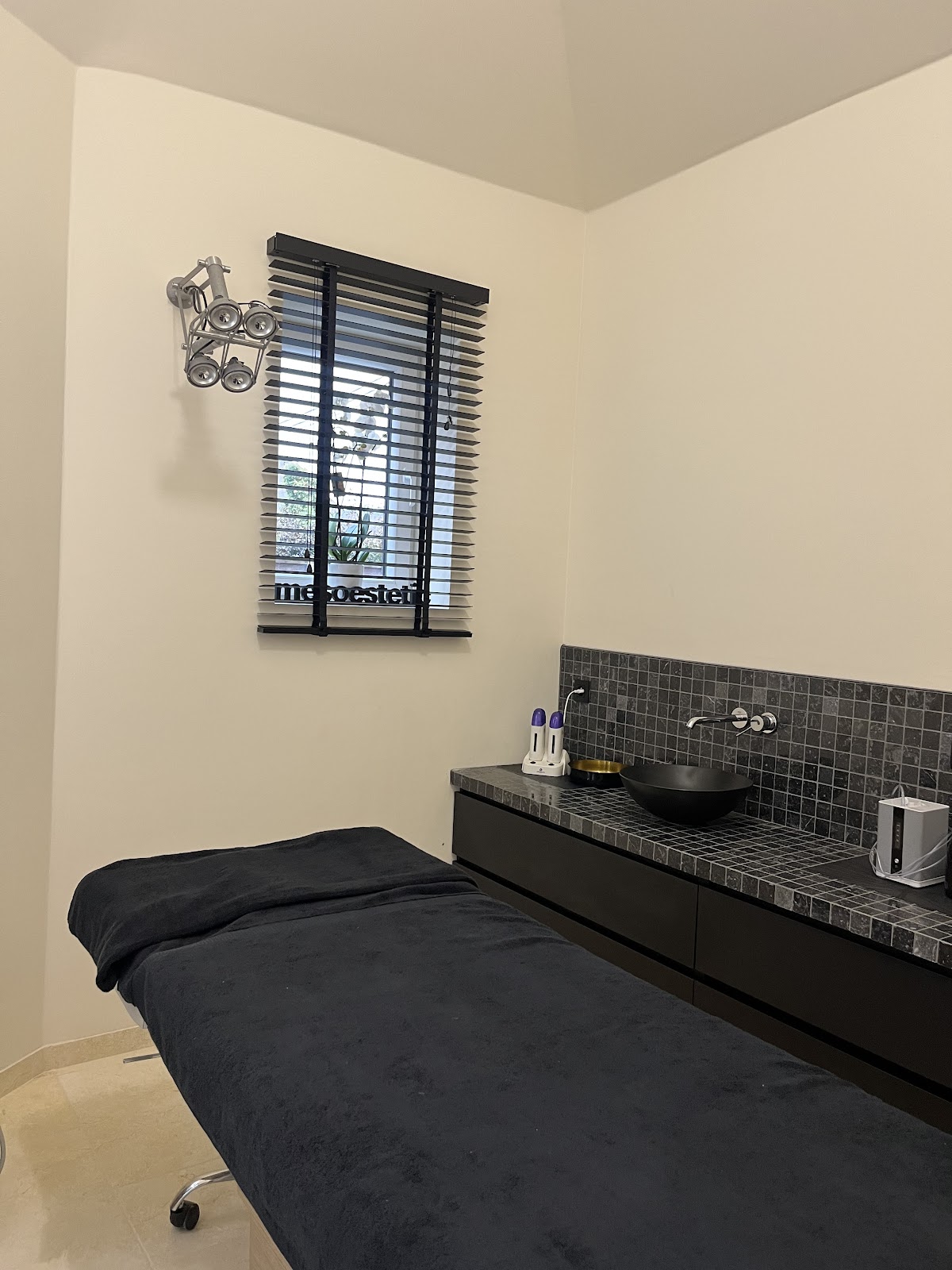 google:places/ChIJO8ATCrWEwUcRmCFK80le2RU/photos/AaVGc3mBRphxIE5WI-UAc4ZbzoVcU-T4723fxkGbnky8ocLpkLgG6t1OPHqjhrlP_a4yLguuD_BwDFsrtmm64onyW0fCWwTC_ZR9VepBJmLgyOIP4PvSkUnjhmYLSDZuxSPaU_ACg7QLKoIfwsenzOAQQ4ALH_mAz_JaNmyyvScI9gsEmIV3HQ7p1nksn_I_E4JvtWzYAjqvsD