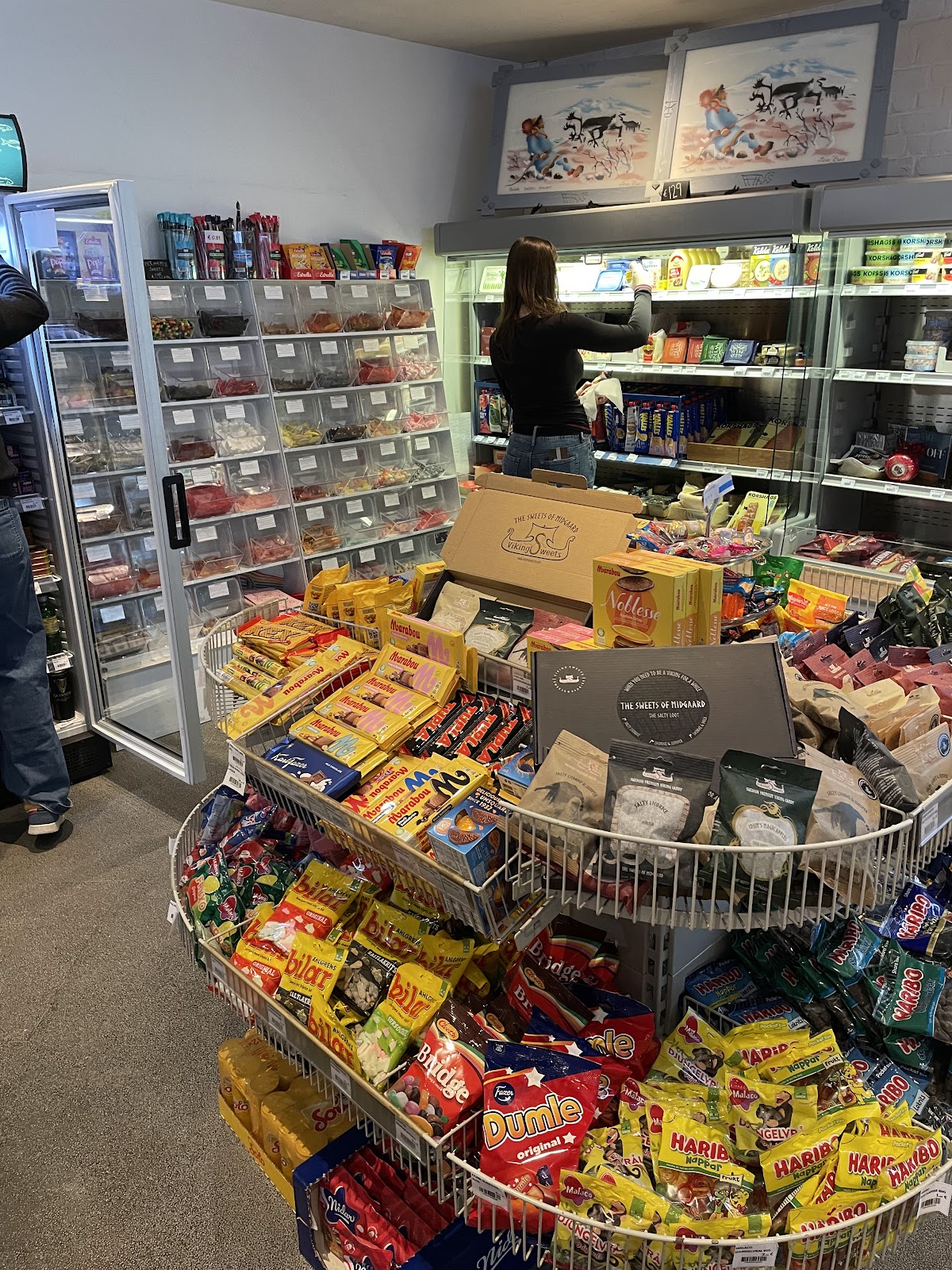 google:places/ChIJiagH56TRw0cRIAnE1ikbdtg/photos/AaVGc3lu67pv-SegohRn5r7vrAmbToVZJgScXY5Z8NHS0PkwgmfBweMvIeflBZD63YovW4fzWMJuMnTj1yfgQaV7BaFgX28dbgEUXT0M4yMnM3IvMukHNPkc9FDvIBYVY2EKhJmMuNdqs7LNYwgWK-BnkB_Et0DFxdvPCikhQs6-xqM6zts39U9ZErjktlVxyVIyyeJh55TK0yKCCgFux5KRR8cS-IoKsaJ51WFbiYbBAY6nP_pvklCLF5Bvg33P4H4l-SpTrvqd3ak3GuuxZ4XPIUXwOiENSfQzMqt0ct9nR0Gj8xKG9SGcEoT03HA8CNvT78MBfZBy2g6Js-WpBDXm7dRGIECpZNF8C0v4AbSRr2Lz7Q9UUQnVPKAdZJ7VbXdD146E18A7bYkRJtaTltNOlAddxcNPLyjWCXofsKUgA82mgQmdfxGLVeTX0W14MtPl