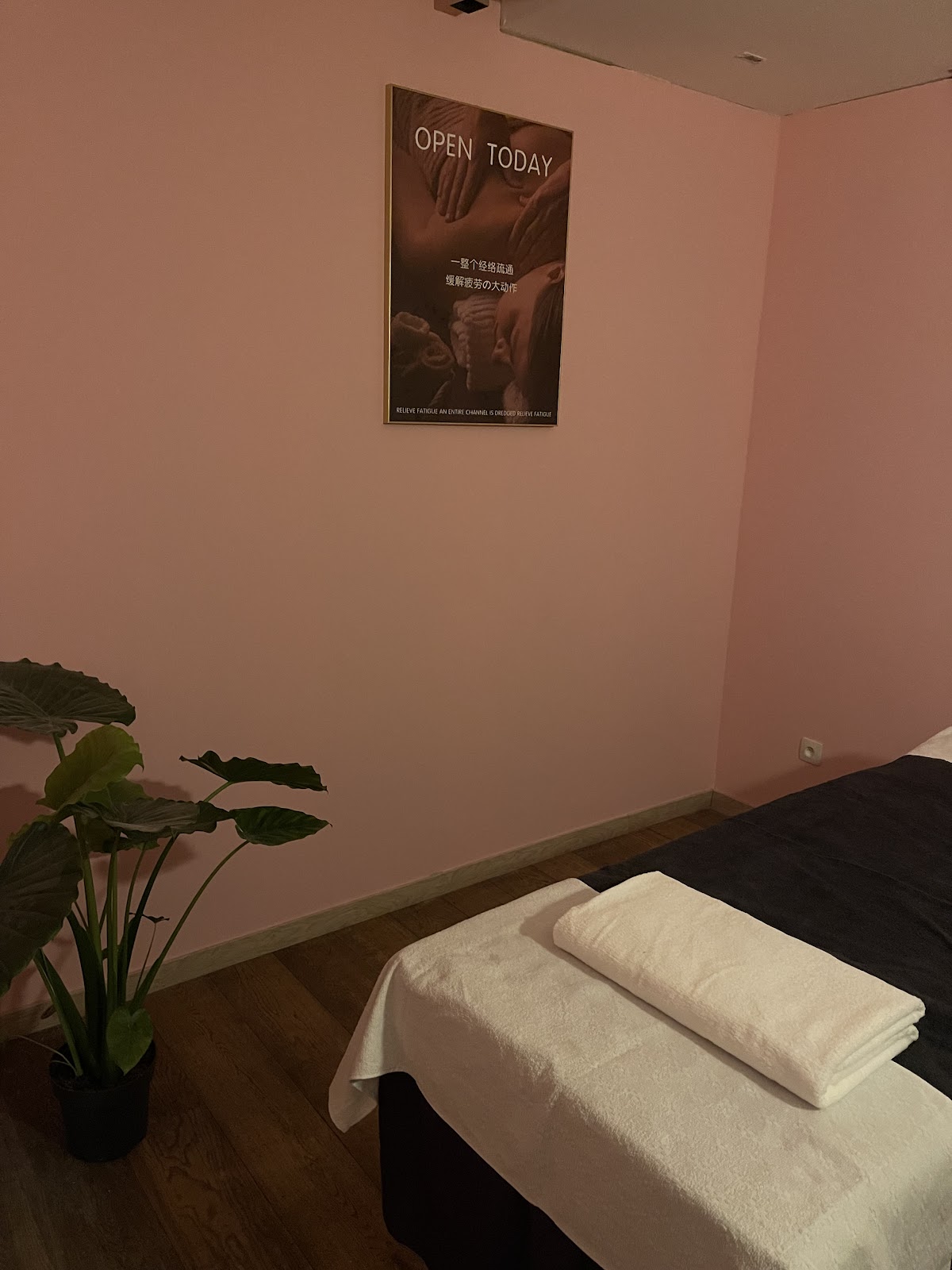 google:places/ChIJK1m-C2vRw0cRHumvUEguZZk/photos/AaVGc3lxpIqeZdIN2TtBW3KK1BR8SjK0R3Q93rXaKvrbEVCQfq3pguCn_qCq9IsSxkAz1QmRCiEBo-0Mw7yEvcbgJRDkSlFnykyxq3HxSBj5TeCpJDeGIcjY4YrDb2HO1M0njoGSQO03-n2VNahYVGEtCCjz8QchRvQhCBd5f8zeD9PuVhl3-rLZe7-CRbqoXa-N5stLixBwizjVrevmGrgXoQMFAfMgog_nVh_syWjaSsB7Cvx7nD8CVD8dvdXtbxb9WXS-7pMKqbVfpjcU64q2kicxadBqefIZDWXtJRzsnj8VuoO1fANeBNNuM6n6ikYld6vS-eNveU-ppjnnTdxRAsQ1QgTXH4sQQws3L_WoXRpe-woUGQf34B171oEeNT6DQzVDwLNXn3kA9UPwvxcW2QsB8NVgVK7Bdb4KPbFKdeo