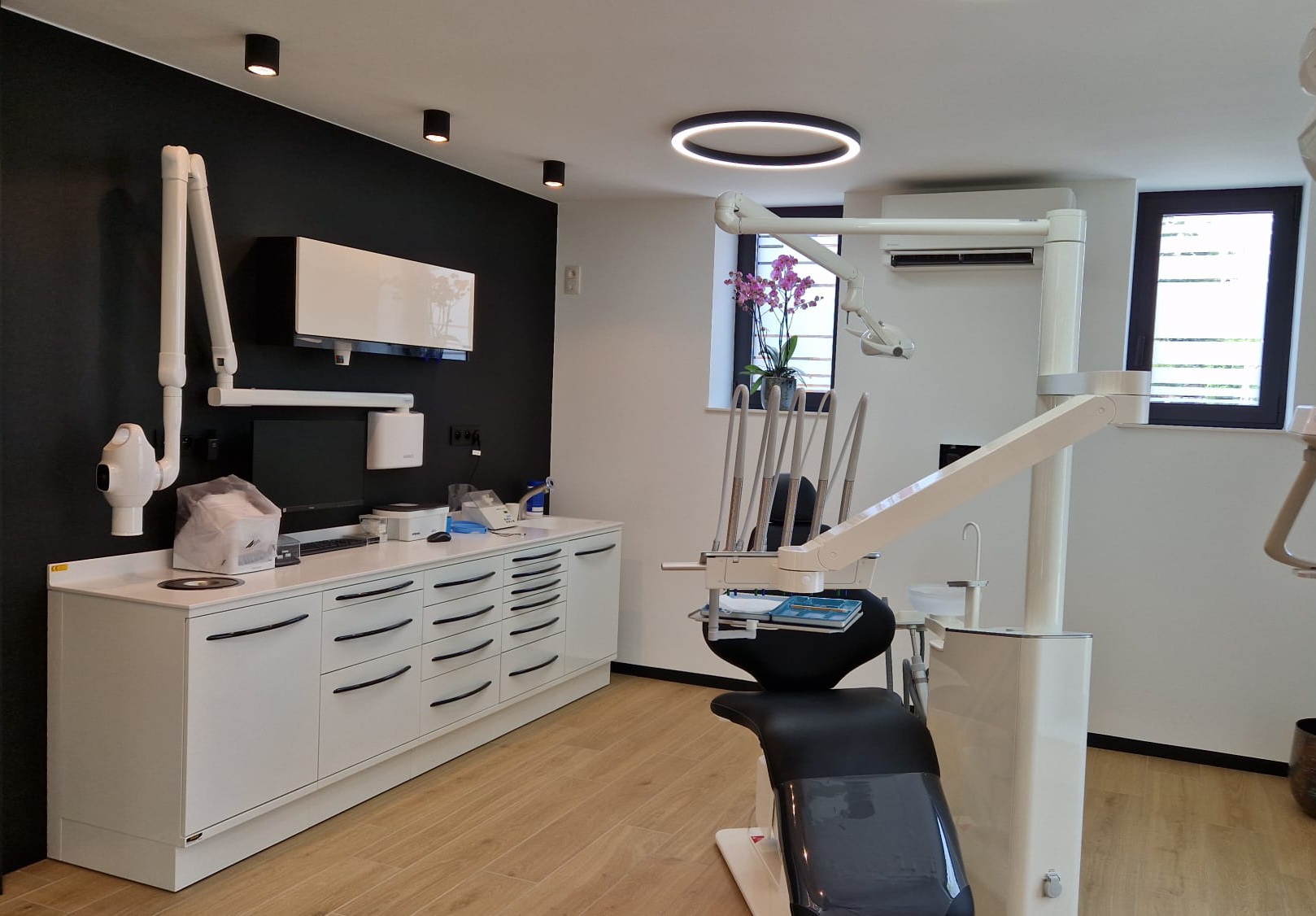google:places/ChIJx-635hrPw0cRh7964aXCjPA/photos/AaVGc3ny1J-9qlHyMWEt7XUb8AzgARB8FyH_60y9AnqzkIaihg8bPQsZkkoa3N7jXrdak6n4K96JWNJxTbrso3u04dO2dhyYY8Ckg-drIBJVypXJoPolDo141DSwlNZGplwHSoNdC8TLy5Aw5dVF800lP-LMuqZyeT47niz-R4aH3ia6Y6xmYSL1LzFByy6hymFrtS7hUKw7LOl-mBCOgD9-6azYOaEAhgBFBMOj4AvvB4pN5iEJYd9nf0bVgPxi_psqKcpLd8ugSg-BvVnswgXdgXY-e_Smn_3JSzy-_XdnG2m0VBCYkGBqDYoyPNuyxWJs7OROqVf1FwJVwo7j8y13N7kRLRkoOkixor2aLqJmjClKgSyIYEHh7RB91jGMjQm9vVD6LK5mkV2FEKs6qh068ho_B_CZWmElZuCJQTDTm53bnQ