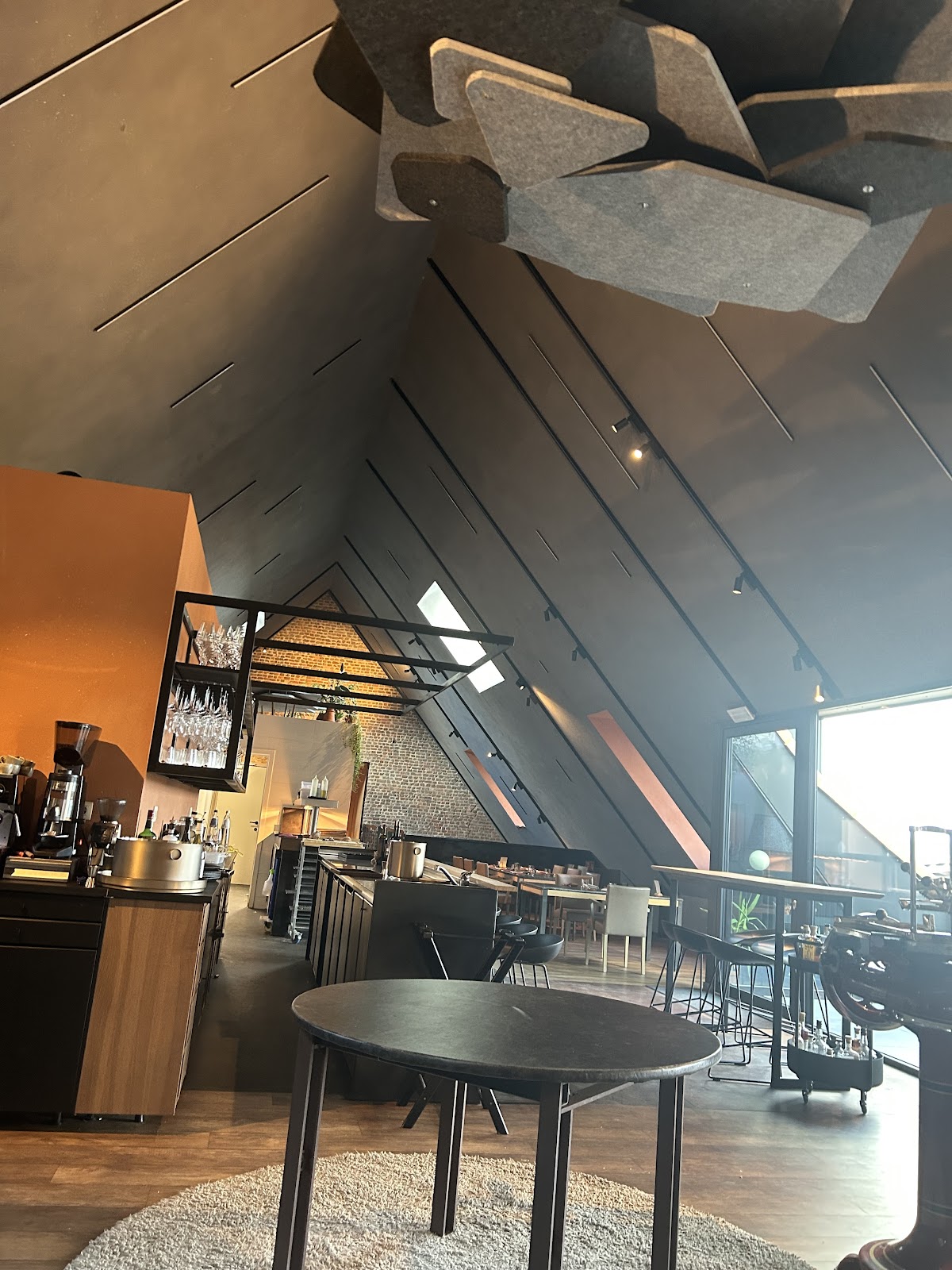google:places/ChIJMYe0xoOYwUcRBjs1mPb_cR0/photos/AaVGc3nib_NAD6DvZSvjcCdNVm8rq1aIeVFISkNAYz_Eq9Gem2tiM43dgOsQp7zS8Bzs859nJAixwr2TIgc7hSdRtG2yM0RNcm-4irTJbKsPRha4sy8hauqOp1Qmz6GxjoBYNEJKAkHnKk0SytsDI3MOwDKkH-0lWyYLqNygUBy-AzbsDqjA6PrLqkis7yU3KBLKxipsAxRZEk
