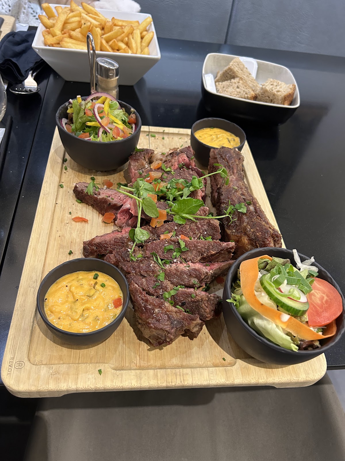 google:places/ChIJpWOOpj6ZwUcRFhnro7qzFfY/photos/AaVGc3k13zf1S-4__mQc4pAhqygudr8yFTJdWpkFHATTMRWJah0vAtUAuMYAsAfMszjnjAqS1nt0hCHJYuo2km4XQex442xqw7TQIxFKjQTqHzgTuajdlFqchKOzXQALRKHT4oBSaamJ7gdMVP-IIHmTyUUhfJzIoz_hmkgdIyngn_RB5fjTqBjqwlyOOI3ybFVT5RGlg2ZTjz