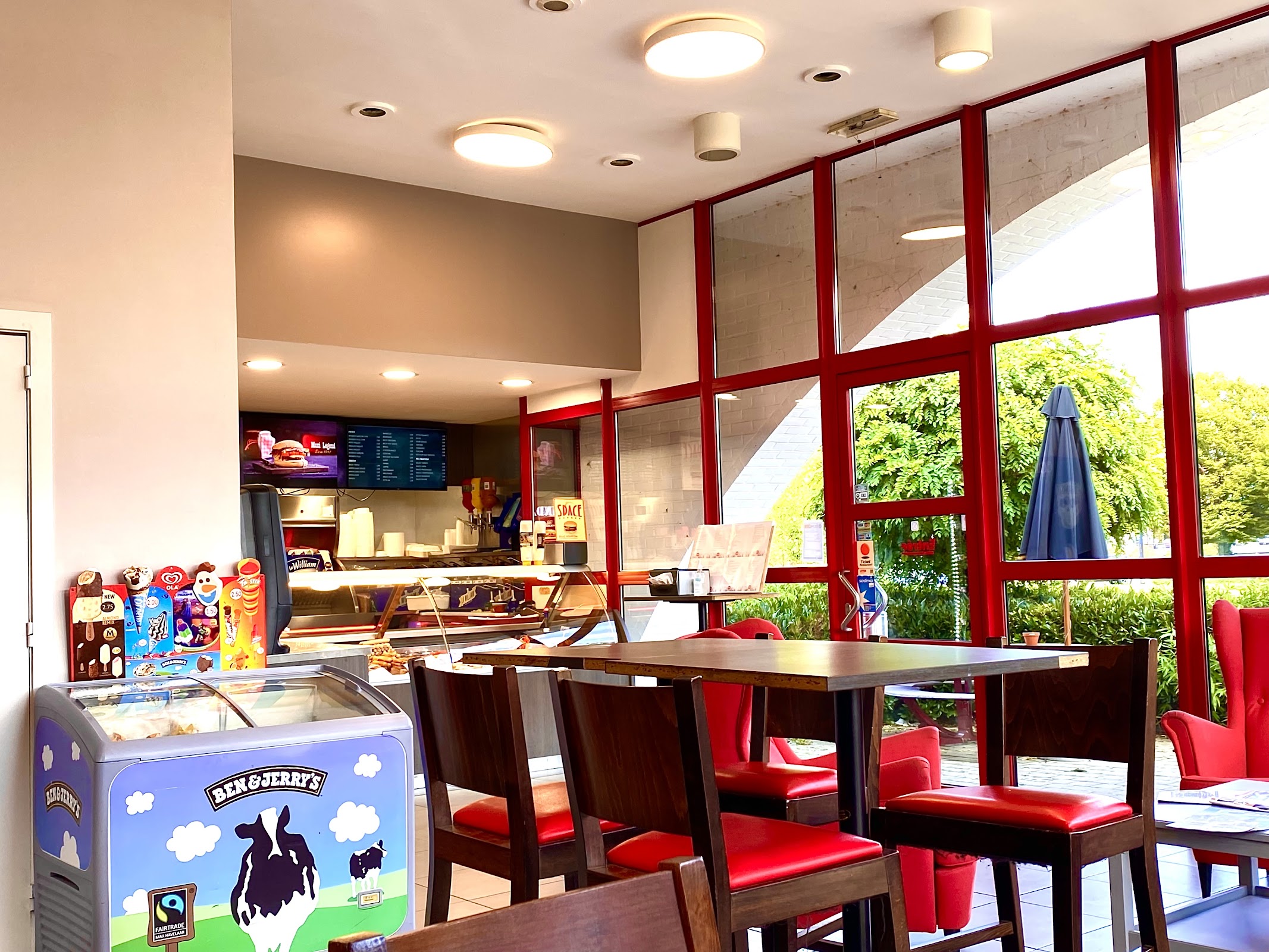 google:places/ChIJhaRqEX6XwUcRtuQmdK-wuDA/photos/AaVGc3n0Pv6aw_rhJ6zfOoD3JhTnHsr05UB0gMlHbVwbUP0Lc-Pzz7yNWkxjsKd_PJNPJhJv59jYh2VEZB8rnFRzYpx13EyNEkTUCrGOfPOdyrg4Qe0bx20cCGBX4KqsydFy1wfPM8q5EhQlcutsv3KlZY9i9uc_wZW_YNHBb6Po1JtMgWU9uMRkI18ESg5ihrm8zPTH6s7mOk